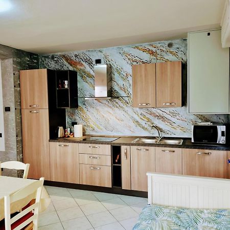 Kidonia - Iseo Lake Apartmens Sale Marasino Exterior foto